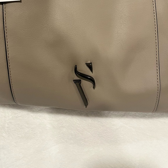 NWT Simply Vera Vera Wang Lavey Raddix Tote Bag - VEGAN LEATHER - Picture 10 of 10